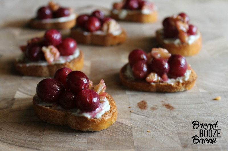 Roasted Grape + Bleu Cheese Bruschetta is a fancy little bite made with simple ingredients you can’t help but love! #BrunchWeek