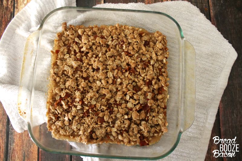 Apple Bacon Oat Bars are a sweet and salty bite of dessert bliss! #12Bloggers