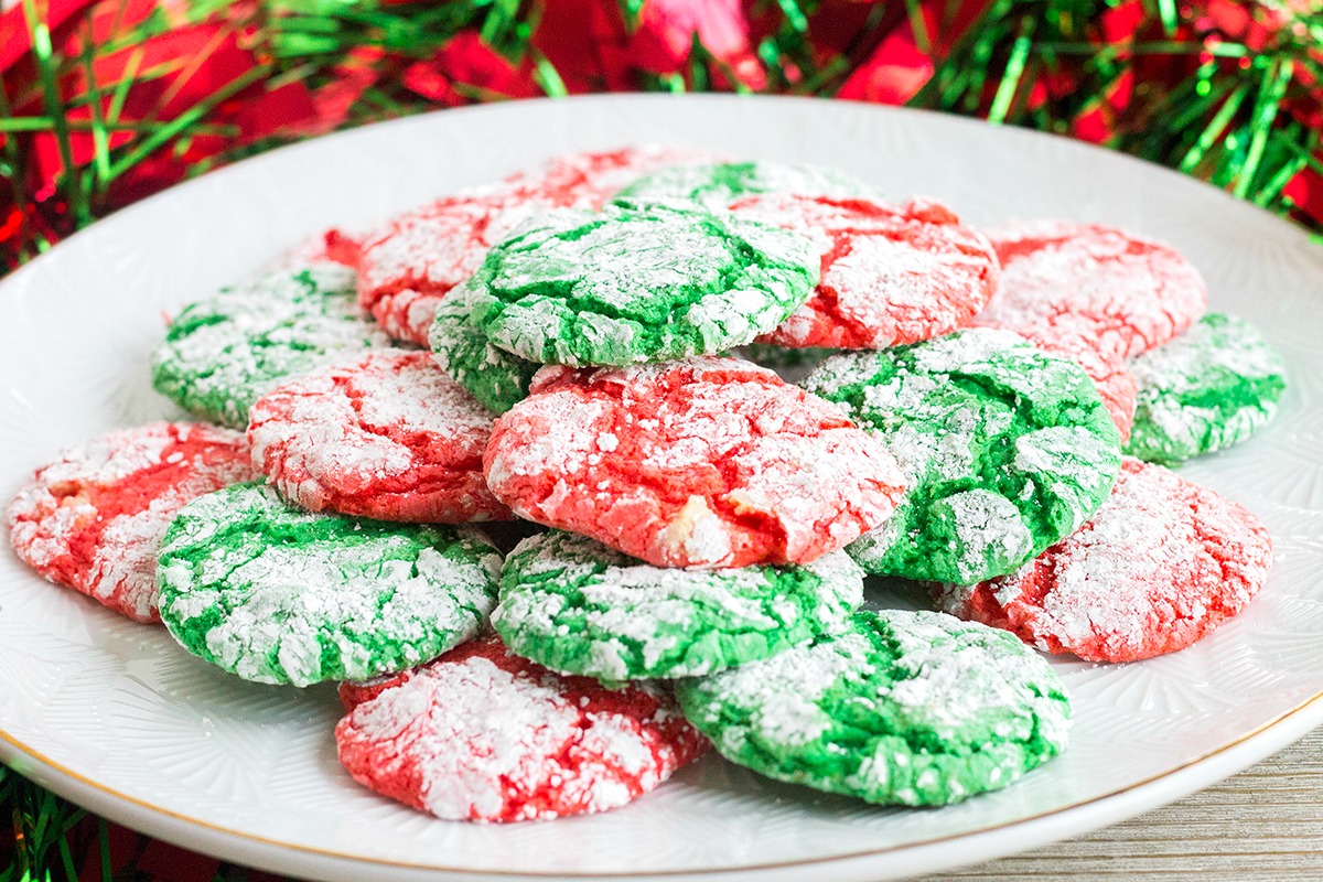 Christmas Crinkle Cool Whip Cookies with Video • Bread Booze Bacon