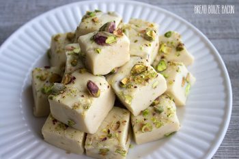 This fudge is a mixture of my two favorite things…booze and chocolate! I love how the flavors of the Irish Cream comes through in this Pistachio & Irish Cream Fudge!