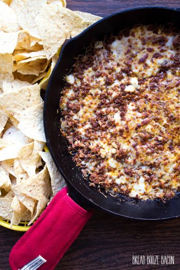 Take a trip to cheese town with this awesome Chorizo Queso Fundido! This cheesy, spicy dip is everything right about adding beer to your food!