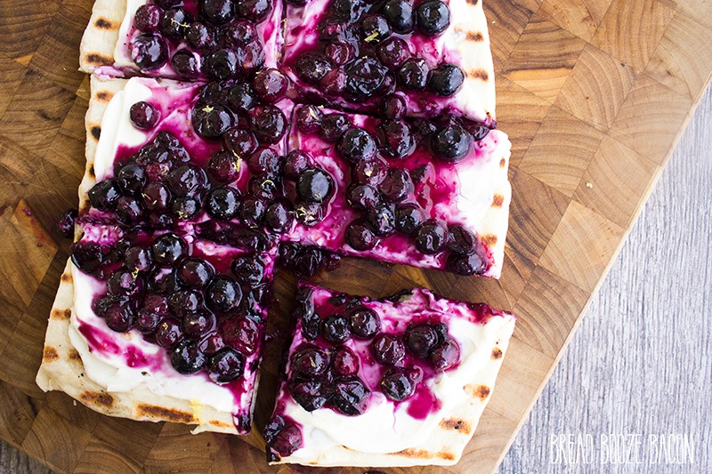 This Grilled Blueberry Dessert Pizza Recipe is a perfect dessert for your next cookout! Prep your ingredients ahead of time and bring everything together in just 10 minutes!