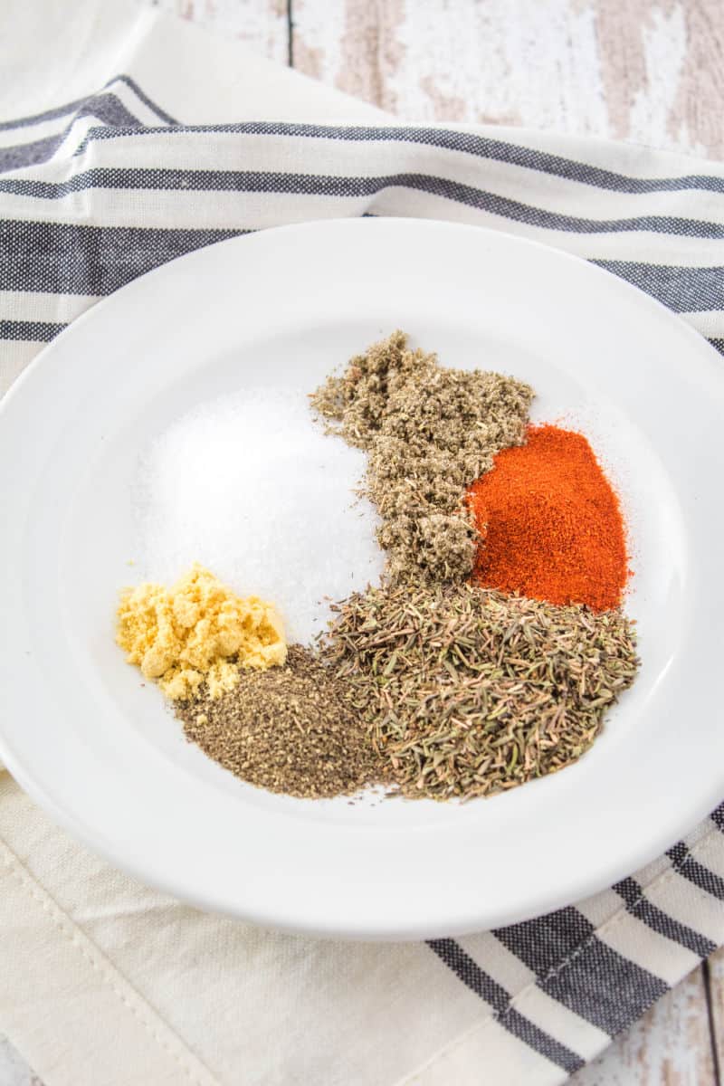 turkey dry rub spices on a plate