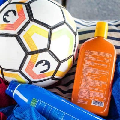 When sports season comes around things get hectic! These 7 Soccer Mom Must Haves will get you ready to cheer on your kiddo and keep them energized for a day of playing hard!
